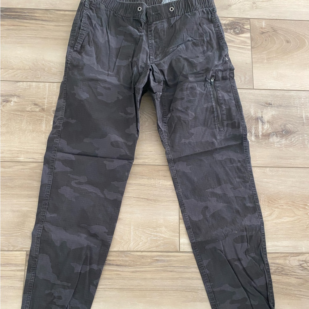 Vuori Camouflage Cargo Pants